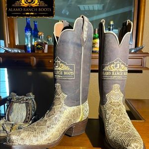 Custom Diamond Back Rattlesnake Boots!